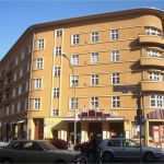 Babylon Berlin Buch Vorlage Fabelhaft Kino Babylon – Wikimedia Mons