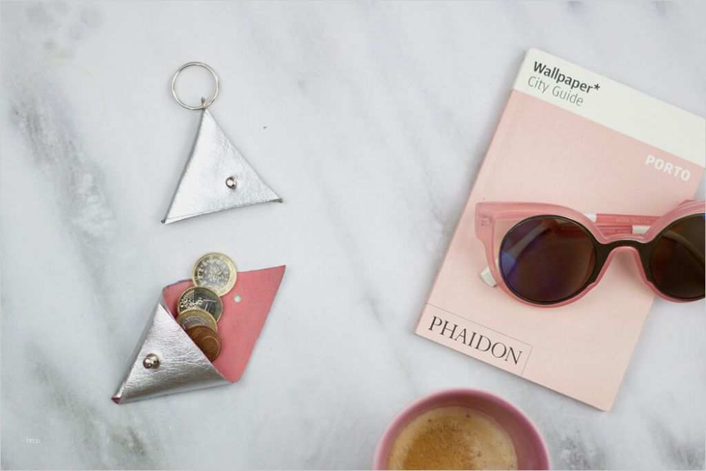 Basteln Mit Leder Vorlagen Erstaunlich Diy Geschenkidee SchlÜsselanhÄnger DreieckstÄschchen