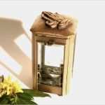 Datenschutzerklärung Internetseite Vorlage Einzigartig Laterne Mit &quot;betenden Händen&quot;