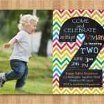 Einladung Kindergeburtstag Junge Vorlage Erstaunlich Regenbogen 2 Geburtstag Einladung Chevron Zweiten Geburtstag