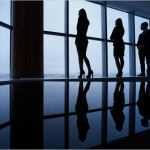 Einverständniserklärung Veröffentlichung Fotos Mitarbeitern Vorlage Genial Silhouetten Von Mitarbeitern Durch Fenster Schauen