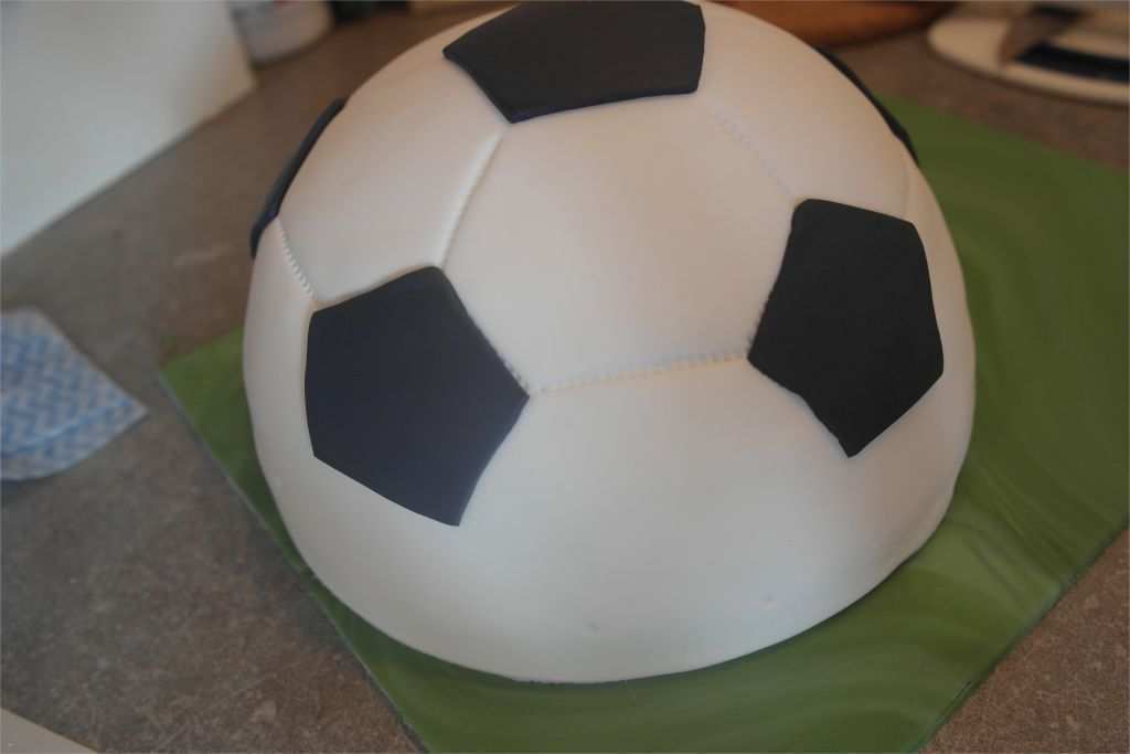 Fussball Fondant Vorlage Best Of Fondant Fussball Anleitung Ladyapplepie