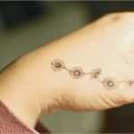 Hand Tattoo Vorlagen Elegant Tattoo An Der Hand Coole Motive Tattoos