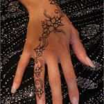 Japanische Kirschblüten Tattoo Vorlage Erstaunlich Blumenranke Finger Hand Tattoo Henna Tatoo