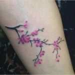 Japanische Kirschblüten Tattoo Vorlage Hübsch Kirschblüten Tattoo Designs Mit Bedeutungen – 15 Ideen