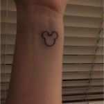 Mickey Mouse Tattoo Vorlage Wunderbar Best 25 Mickey Mouse Tattoos Ideas On Pinterest