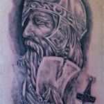 Odins Raben Tattoo Vorlagen Inspiration Raben Tattoo Symbolik Weisheit In Der Mythologie Oder