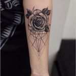 Pergamentrolle Vorlage Fabelhaft 150 Coole Tattoos Für Frauen Und Ihre Bedeutung