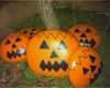Steine Bemalen Vorlagen Genial Große Steine Wie orangenfarbene Halloween Kürbisse Bemalt