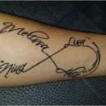 Tattoo Mama Vorlagen Bewundernswert Tattoos Mit Namen Der Kinder Stolze Eltern Bis Unter