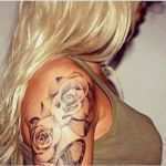 Tattoo Vorlagen Frauen Oberarm Cool Die 27 Schönsten Tattoo Ideen Für Frauen Hypefeed