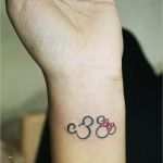 Tattoos Mit Kindernamen Vorlagen Genial 50 Kleine Tattoos Ideen Für Motive Mit Bedeutung