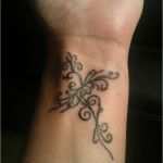 Tattoos Mit Kindernamen Vorlagen Hübsch 100 Ideen Für Handgelenk Tattoo Werden Sie Unique Im Trend