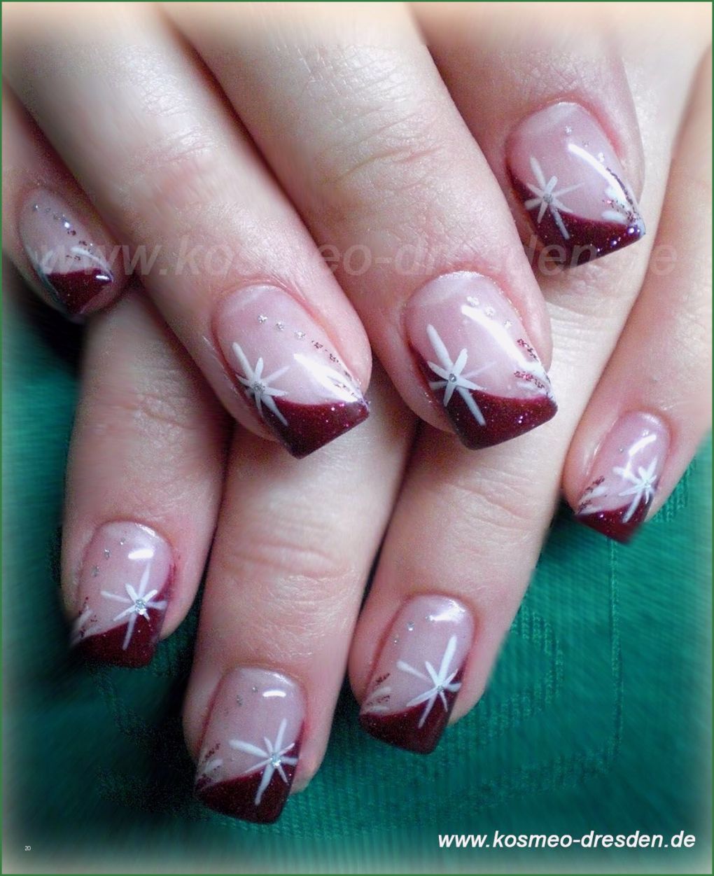Fingernägel Design Vorlagen Schön Nageldesign Weihnachten 2012 Mit Schneeflocken
