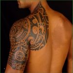 Maorie Tattoo Oberarm Vorlagen Cool 37 Oberarm Tattoo Ideen Für Männer Maori Und Tribal Motive