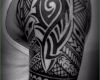 Maorie Tattoo Oberarm Vorlagen Schönste Oberarm Tattoo Mit Tribal Motiven überstechen Lassen