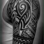 Maorie Tattoo Oberarm Vorlagen Schönste Oberarm Tattoo Mit Tribal Motiven überstechen Lassen